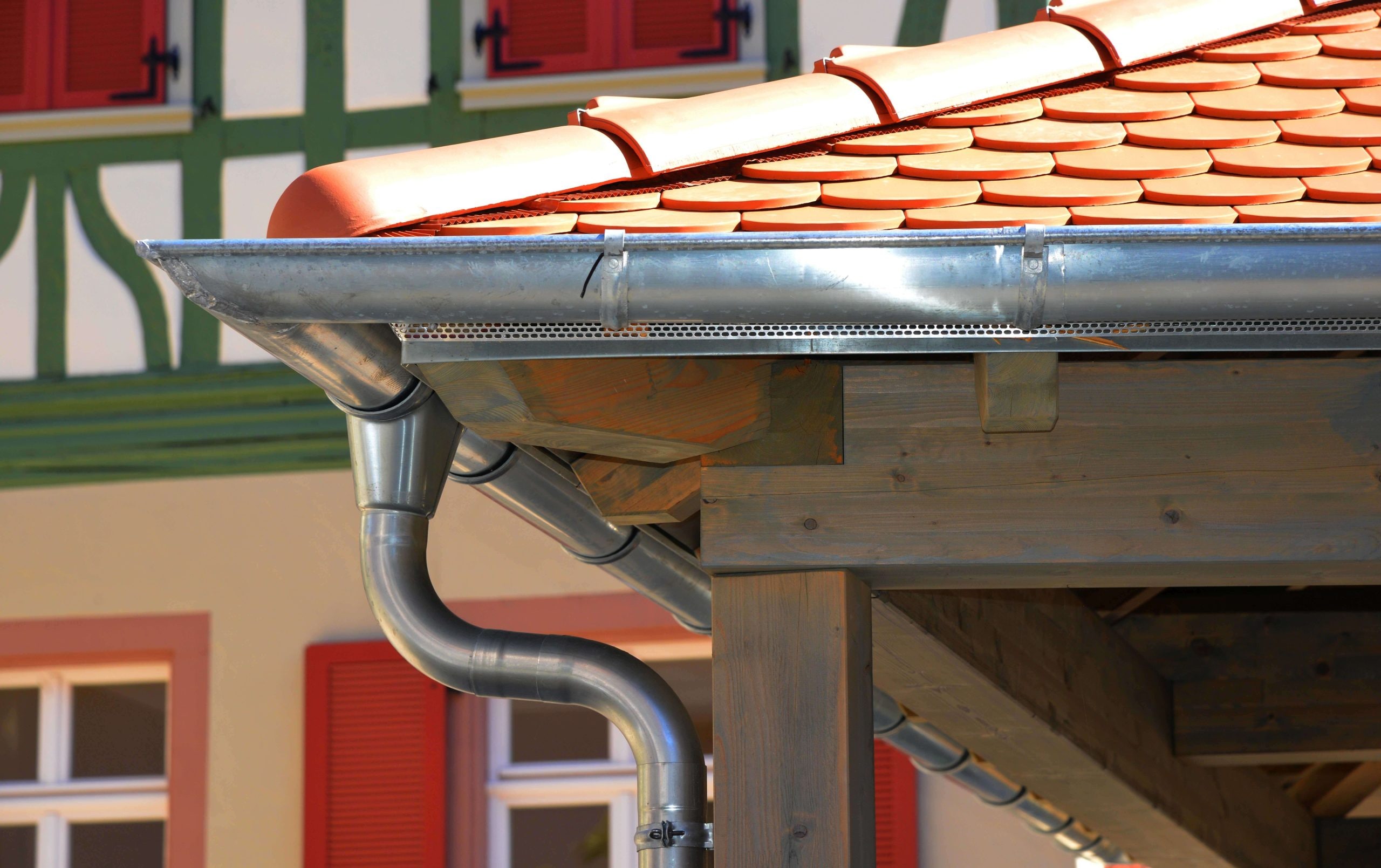 Corrosion-resistant steel gutters for effective rainwater drainage in San Jose